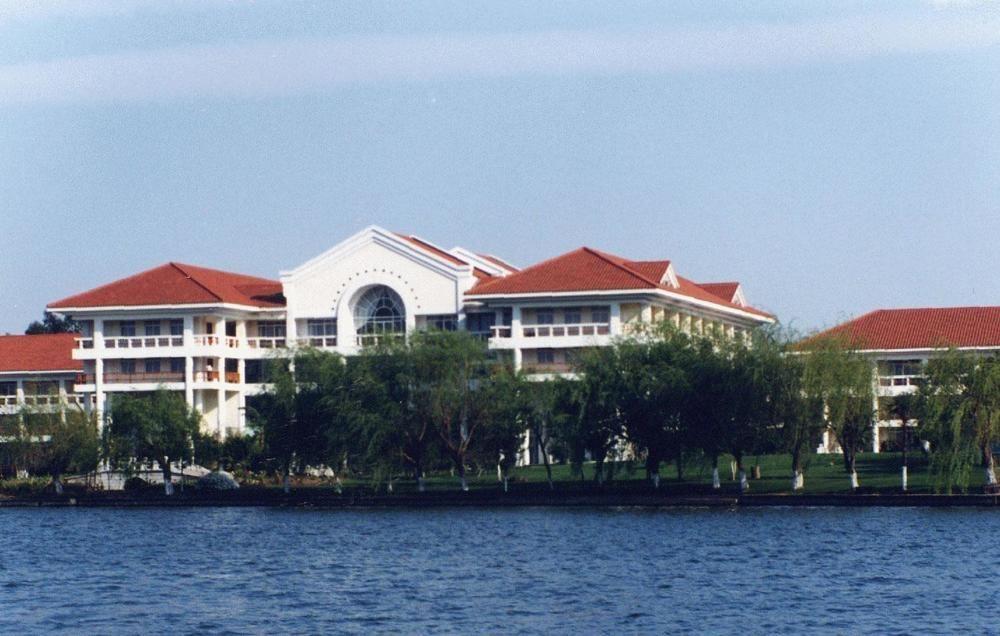 Yunnan Dianchi Garden Resort Hotel & Spa Kunming Exteriör bild